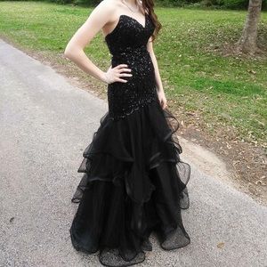 Ellie Wilde prom dress.